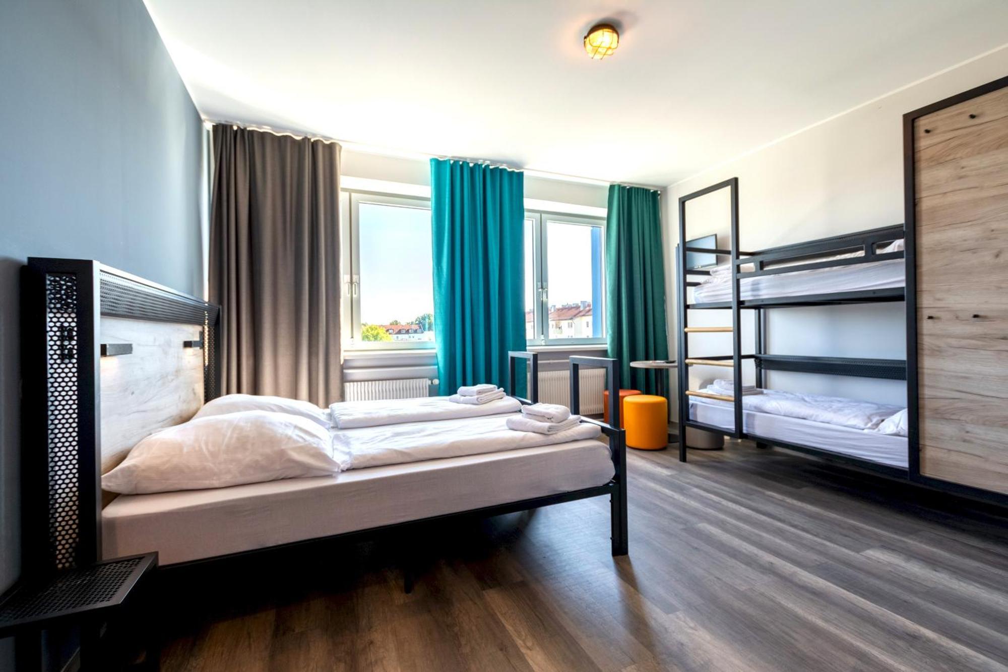 Quadruple Room,1435782727:JPEG